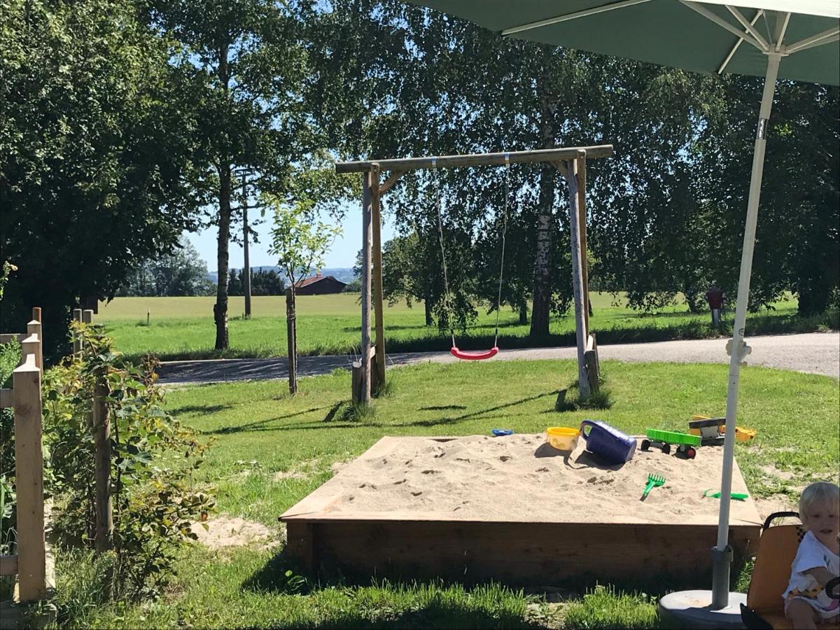 Pferdehof Dietzsch, Tittmoning Exteriör bild